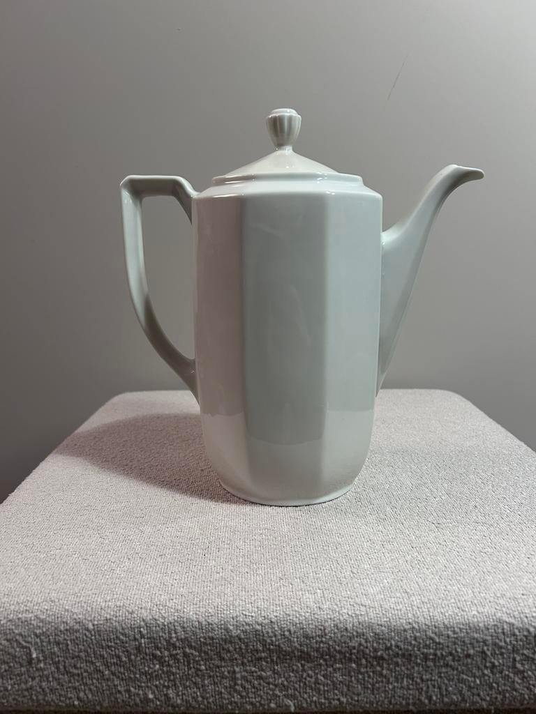 Elegantie in porselein–Vintage Mosa Maastricht octakunstwerk, Ophalen of Verzenden