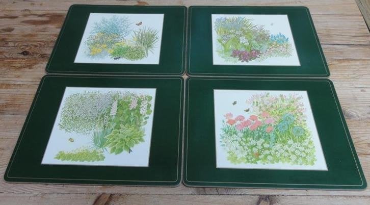 4 placemats met wilde bloemen en vlinders , National Trust, Gebruikt, -, -, Ophalen of Verzenden