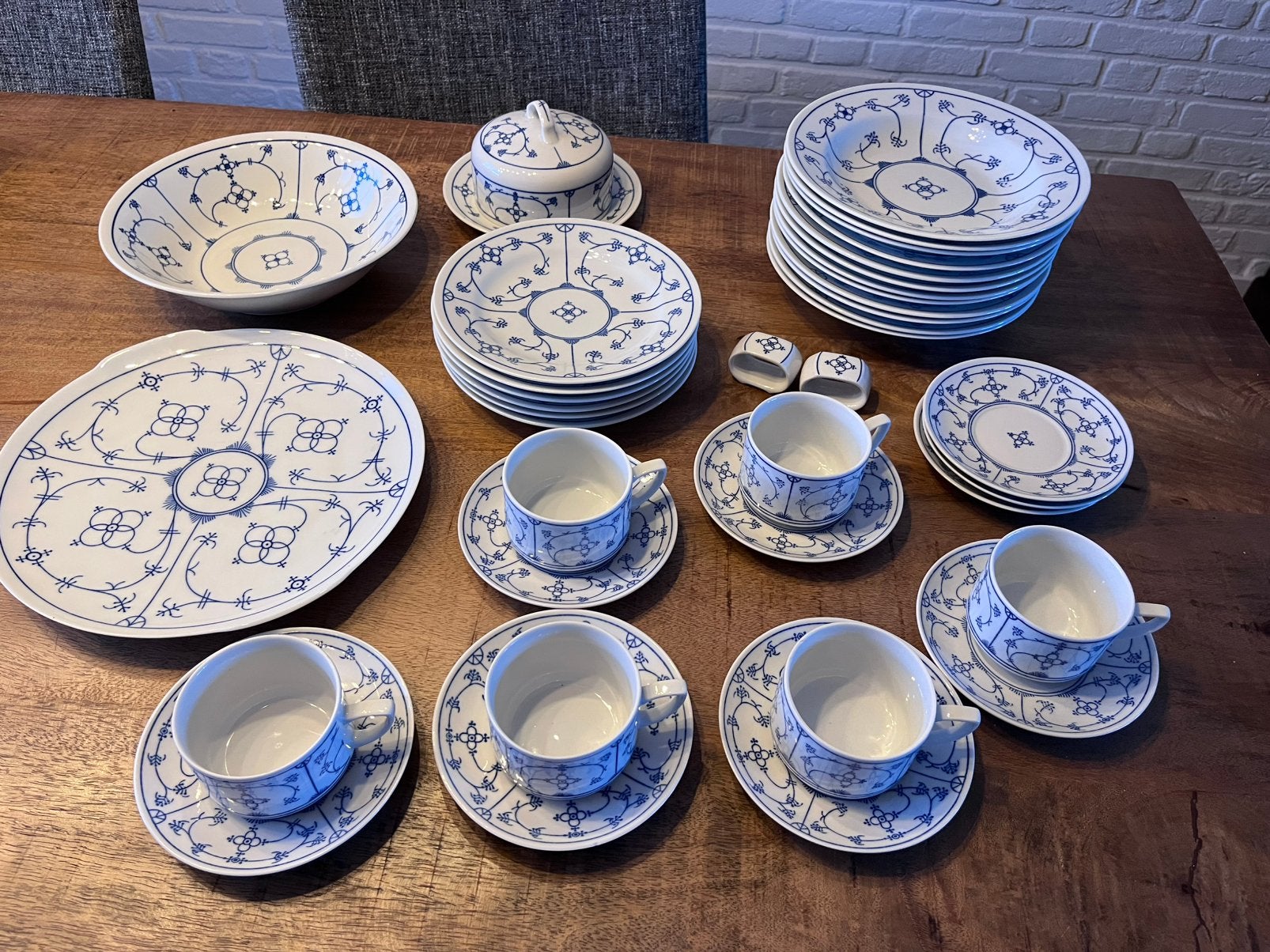 Jager blau saks servies, Ophalen