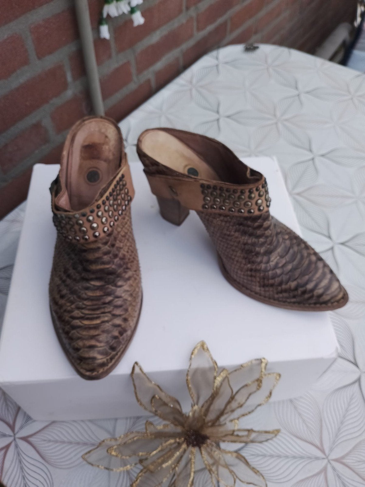 LUXE slangen leer dames schoenen van COBRA, 38, Beige, Zo goed als nieuw, Sandalen of Muiltjes, Ophalen of Verzenden