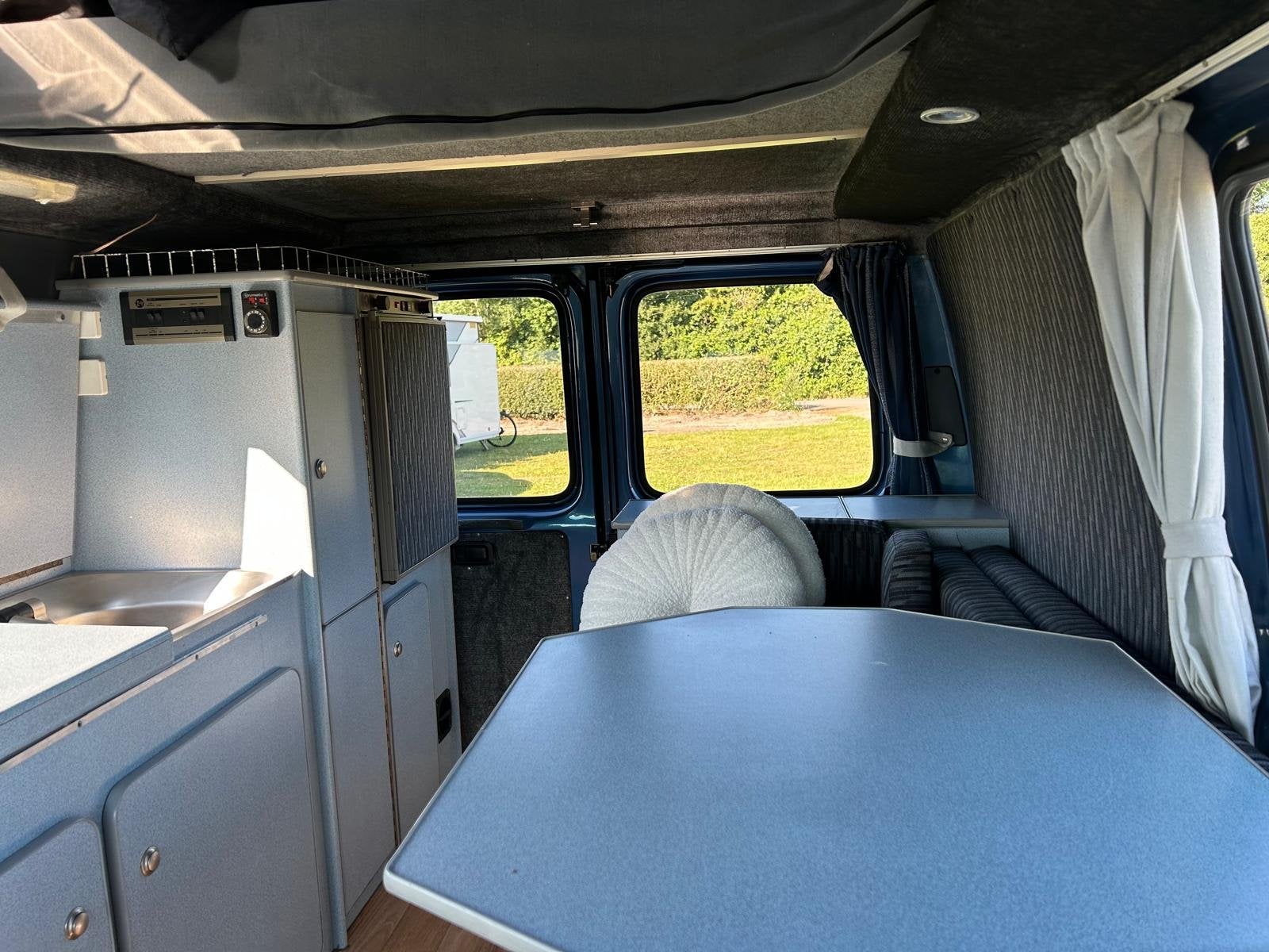 Foto 27 van Ford TRANSIT 80D ORINELE FABRIEKS BUSCAMPER 4 SLAAP PLAATSEN