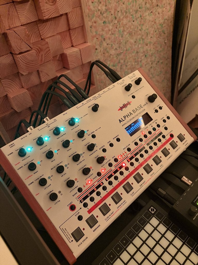 Jomox Alpha Base Mk2 – In absolute nieuwstaat + garantie, Ophalen, Zo goed als nieuw, Overige aantallen, Overige merken