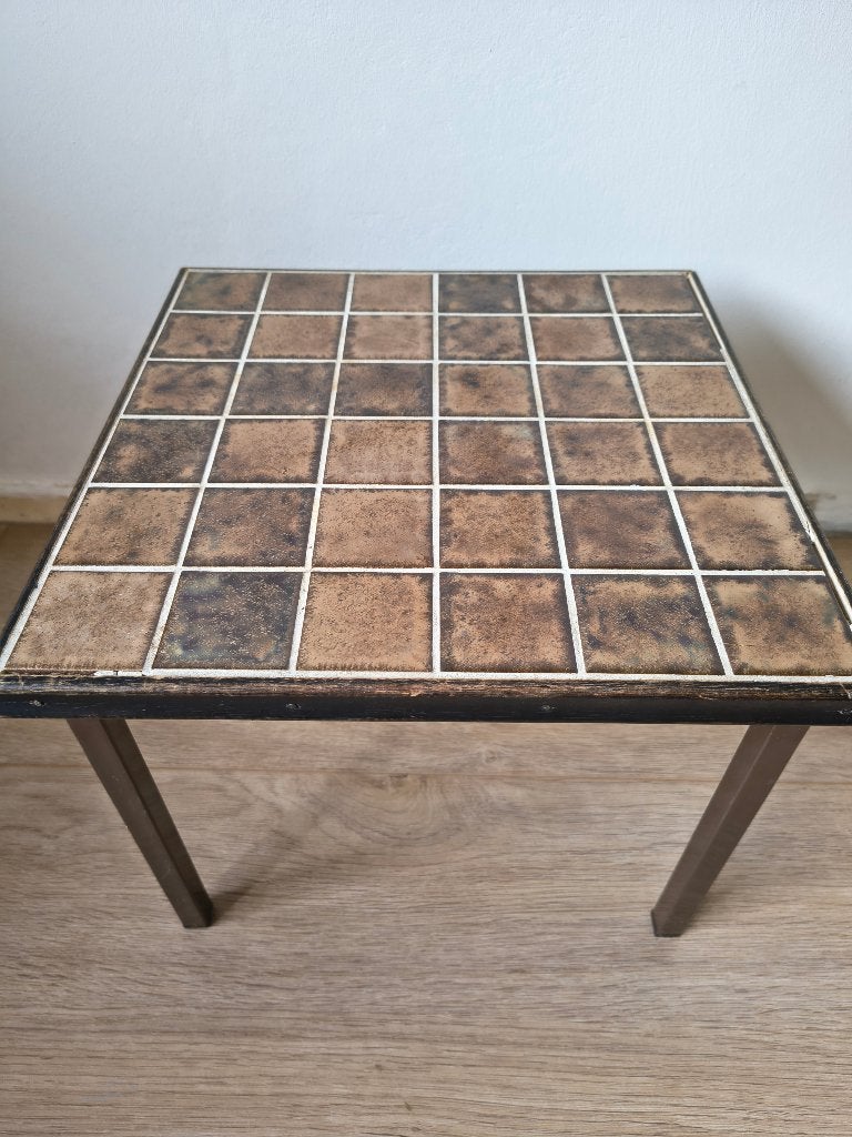 Vintage tegeltafeltje / plantentafeltje – Mid-century, Minder dan 55 cm, Ophalen of Verzenden, Zo goed als nieuw, Onbekend