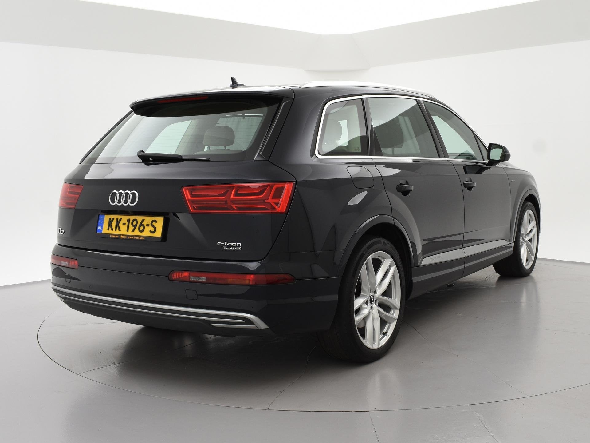 Audi Q7 3.0 TDI V6 E-TRON 374 PK HYBRID + LUCHTVERING | 21 I, Auto's, Automaat, Gebruikt, Blauw, 2420 kg