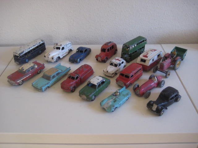 Dinky toys verzameling 17 stuks, Ophalen of Verzenden, Gebruikt, Bburago