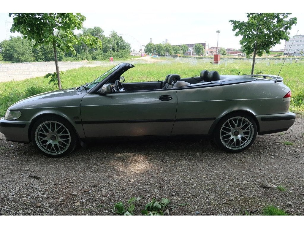 Saab 9-3 Cabrio 2.0t SE Design Edition (bj 2001, automaat), foto 4