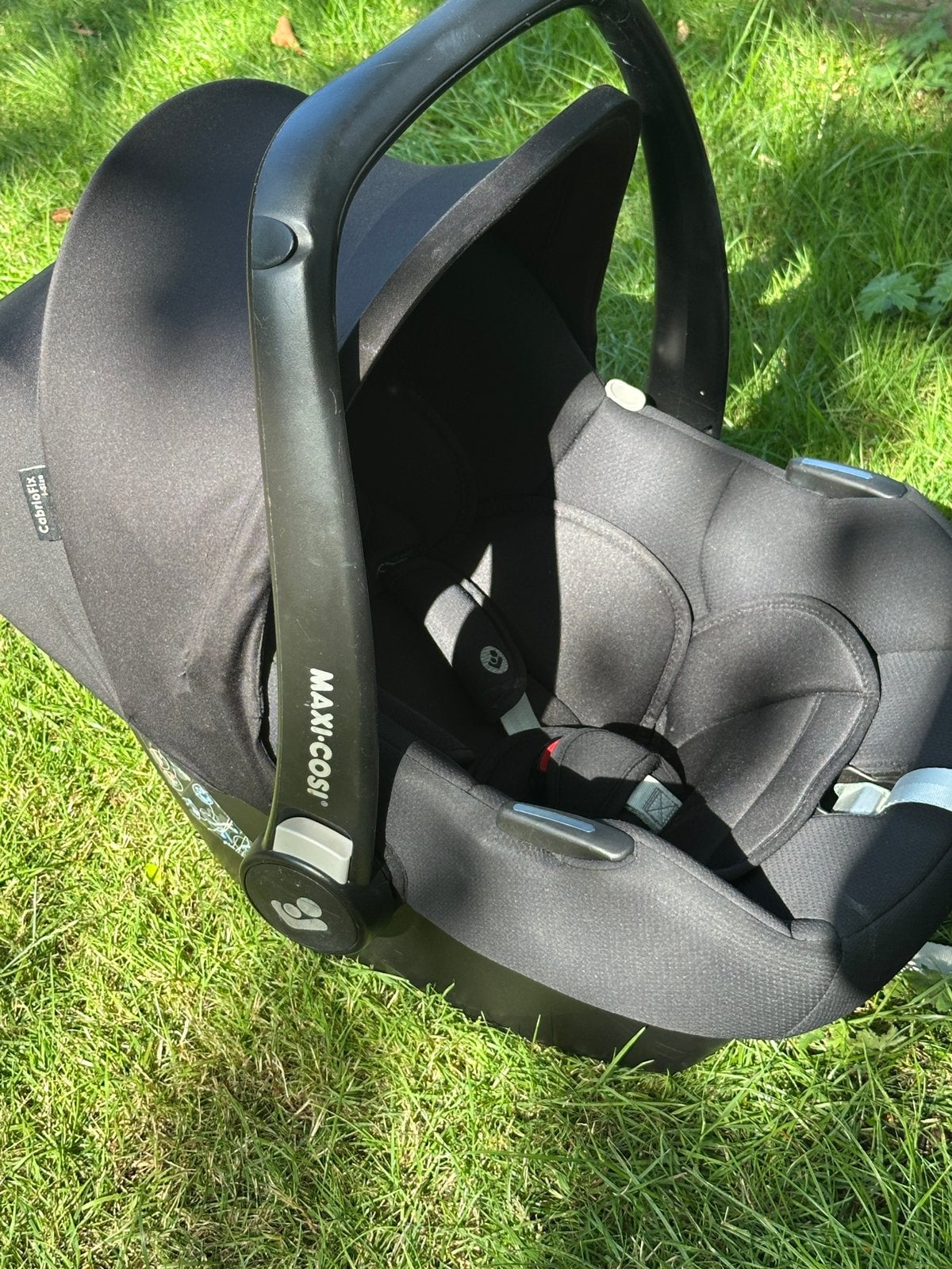 Maxi Cosi Cabriofix i-size + isofix base, Ophalen, Zo goed als nieuw, Isofix, 0 t/m 13 kg