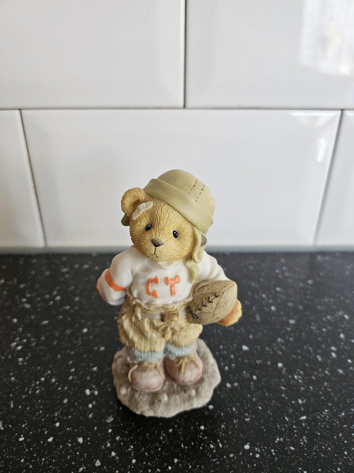 Cherished Teddies Butch football figure, Ophalen of Verzenden, Zo goed als nieuw, Beeldje, Cherished Teddies