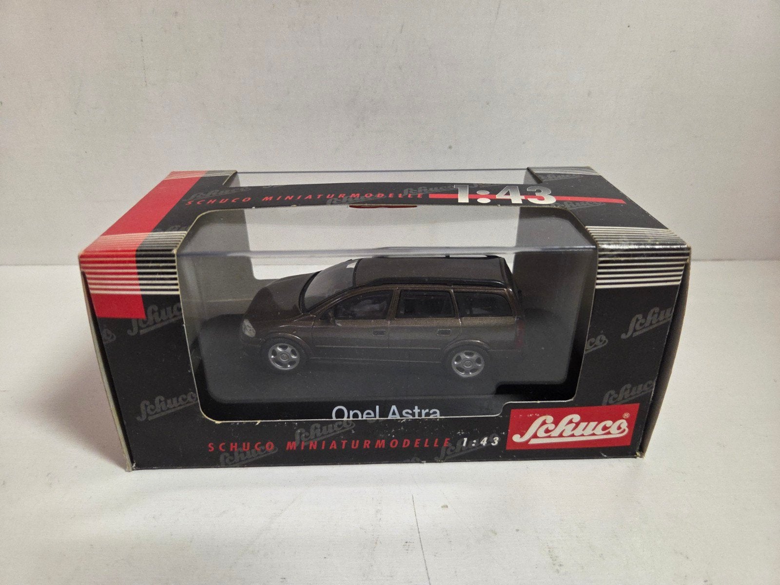 Schuco Opel Astra station 1:43, Hobby en Vrije tijd, Modelauto's | 1:43, Auto, ., Ophalen of Verzenden, Zo goed als nieuw
