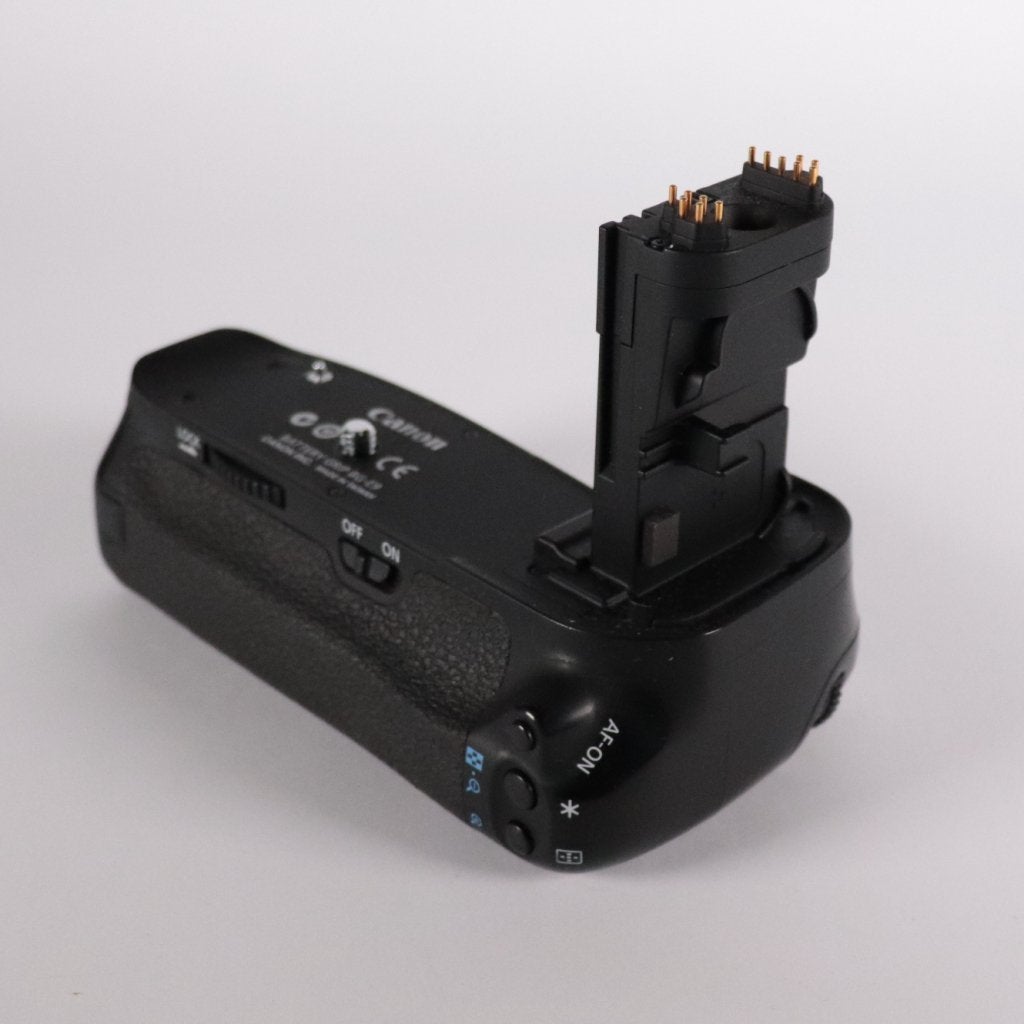 Canon Battery Grip BG-E9  -  ZGAN, Canon, Zo goed als nieuw, Support@canon.com, 30-2, Shimomaruko 3-chome, Ohta-ku
Tokyo 146-8501
Japan