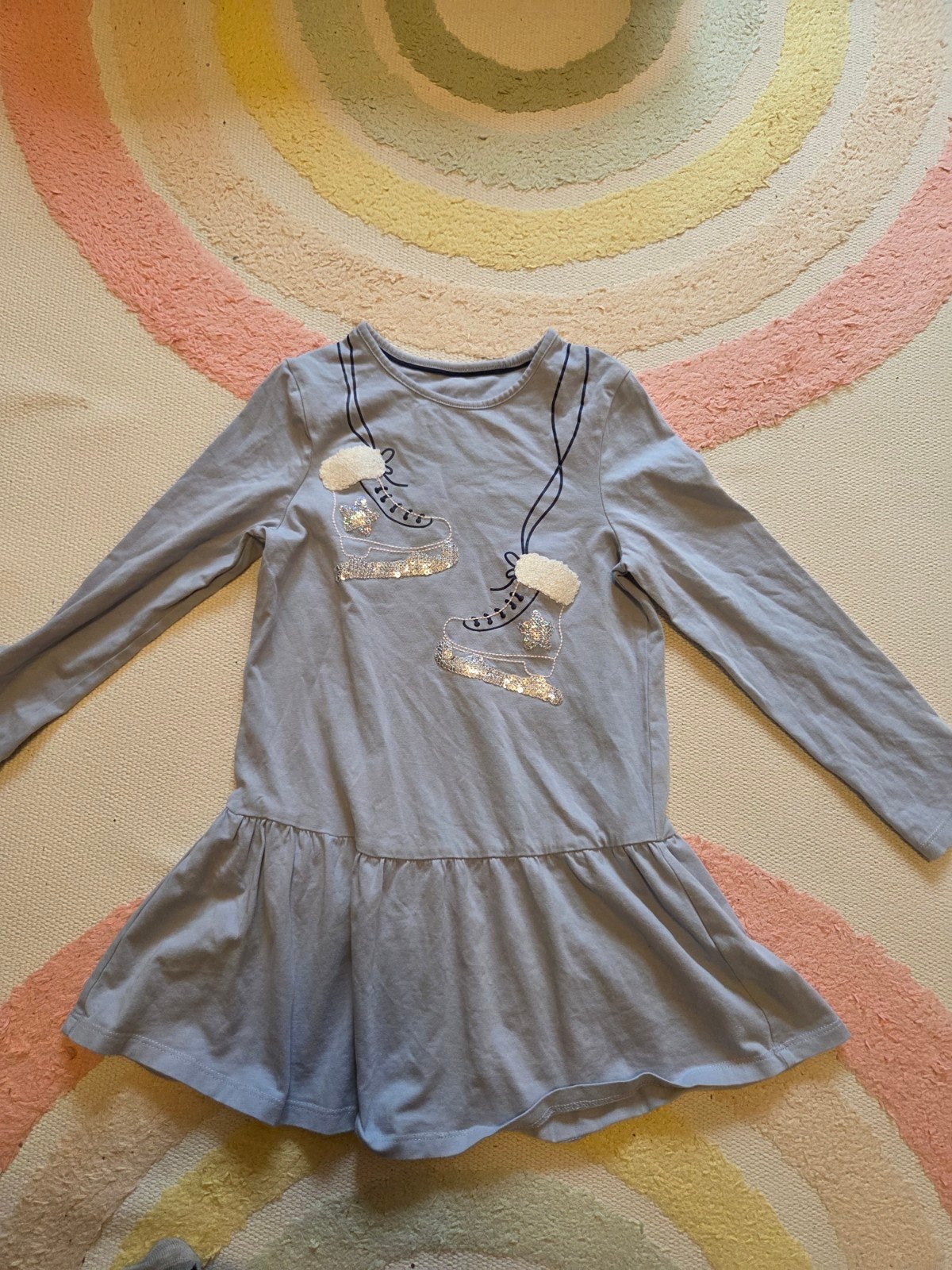 Grijze jurk met glitter schaatsen maat 122 in zeer goede st, Kinderen en Baby's, Zeeman, Meisje, Ophalen of Verzenden, Zo goed als nieuw