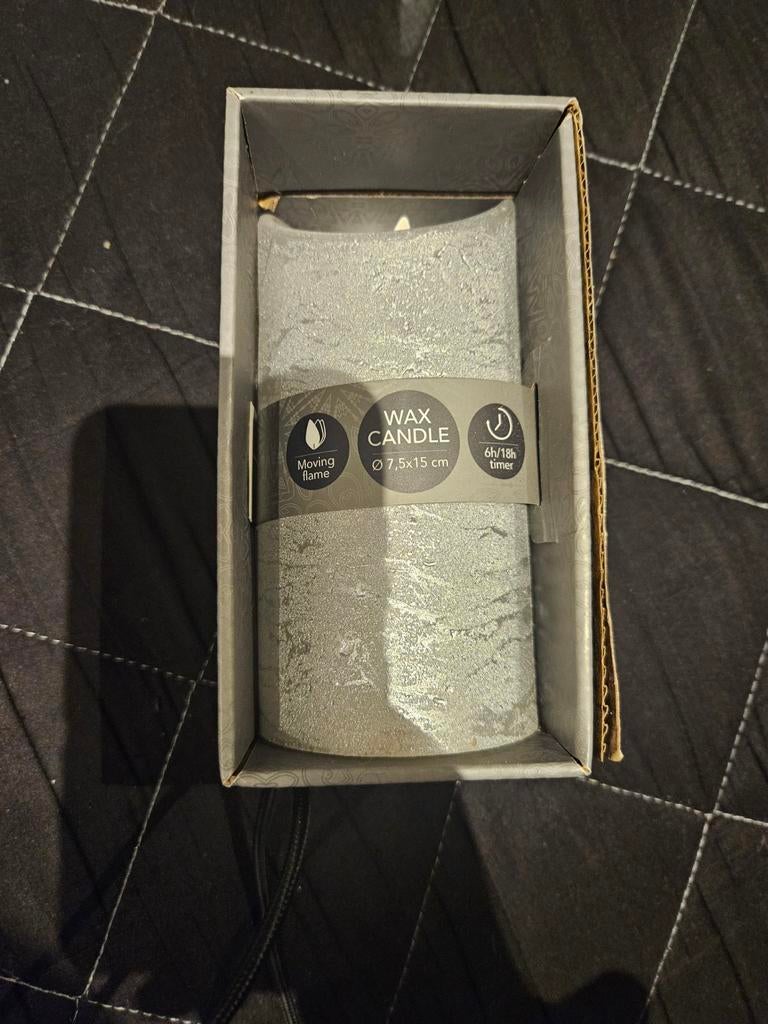 Nieuwe LED Wax Kaars met Bewegende Vlam - Grijs 7.5x15 cm, Overige materialen, Nieuw, Ophalen of Verzenden, Grijs