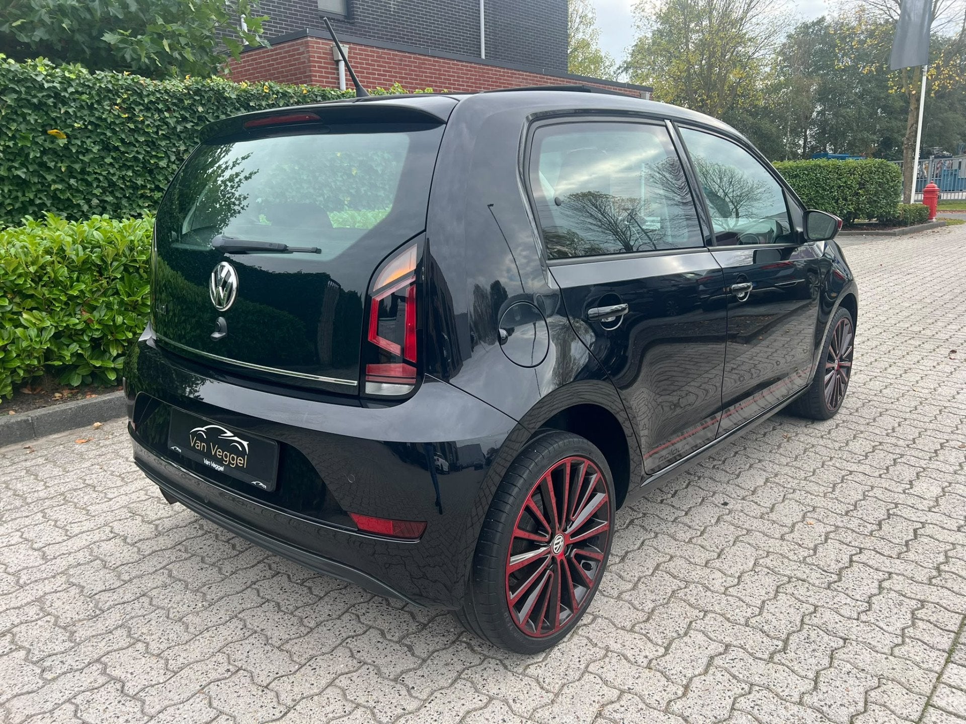 Volkswagen up! 1.0 TSI BMT high up! Special, pano, cruise, c, Auto's, Voorwielaandrijving, Stof, Gebruikt, 4 stoelen