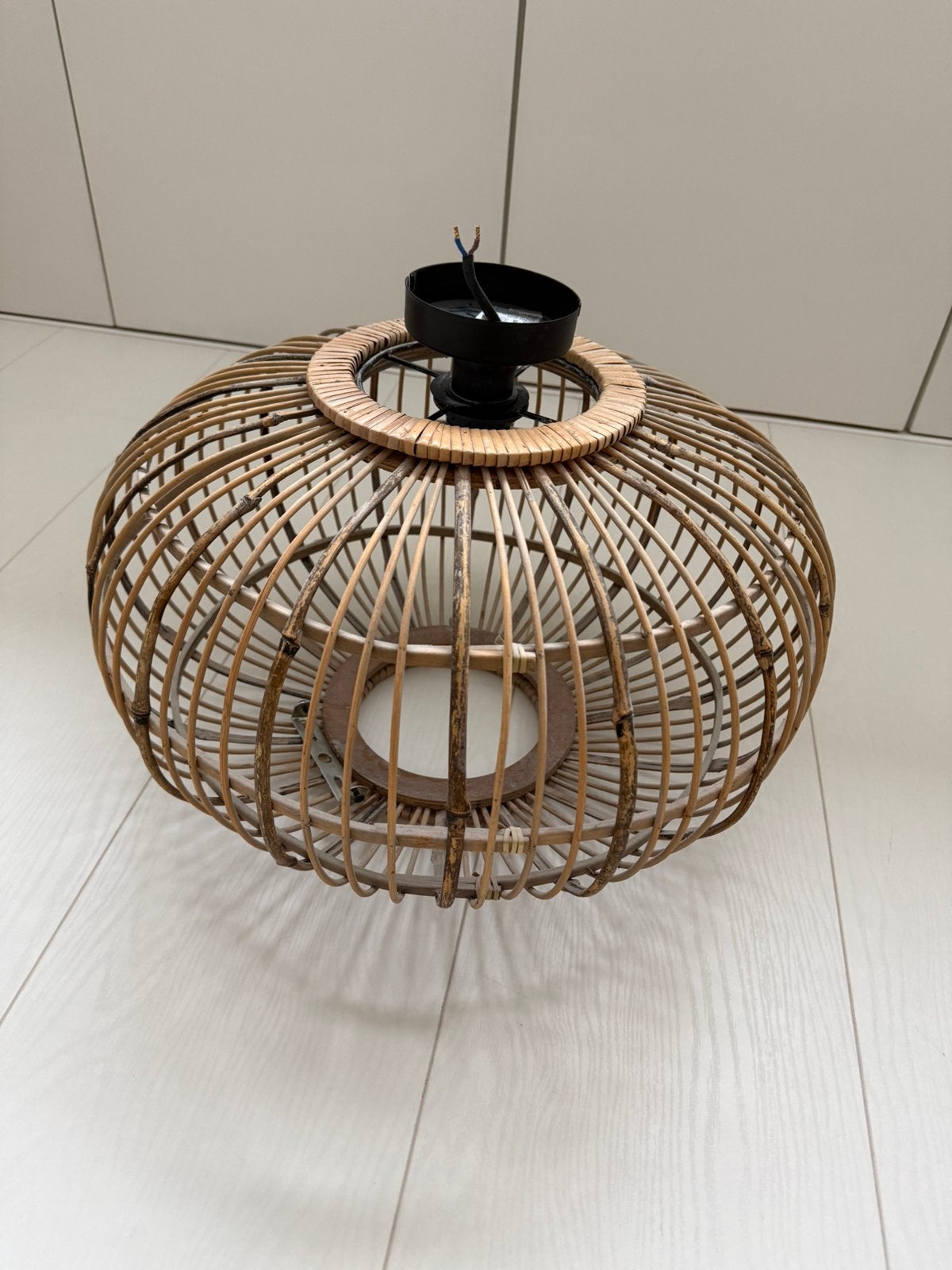 Rotan plafond lamp, Ophalen, Zo goed als nieuw