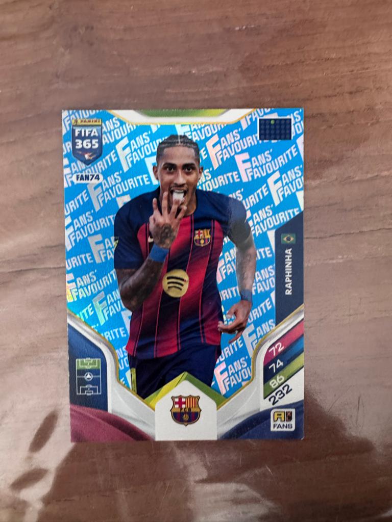 Panini FIFA 365 Adrenalyn XL Raphinha Fans Favourite, Hobby en Vrije tijd, Stickers en Plaatjes, Ophalen of Verzenden, Nieuw, Plaatje