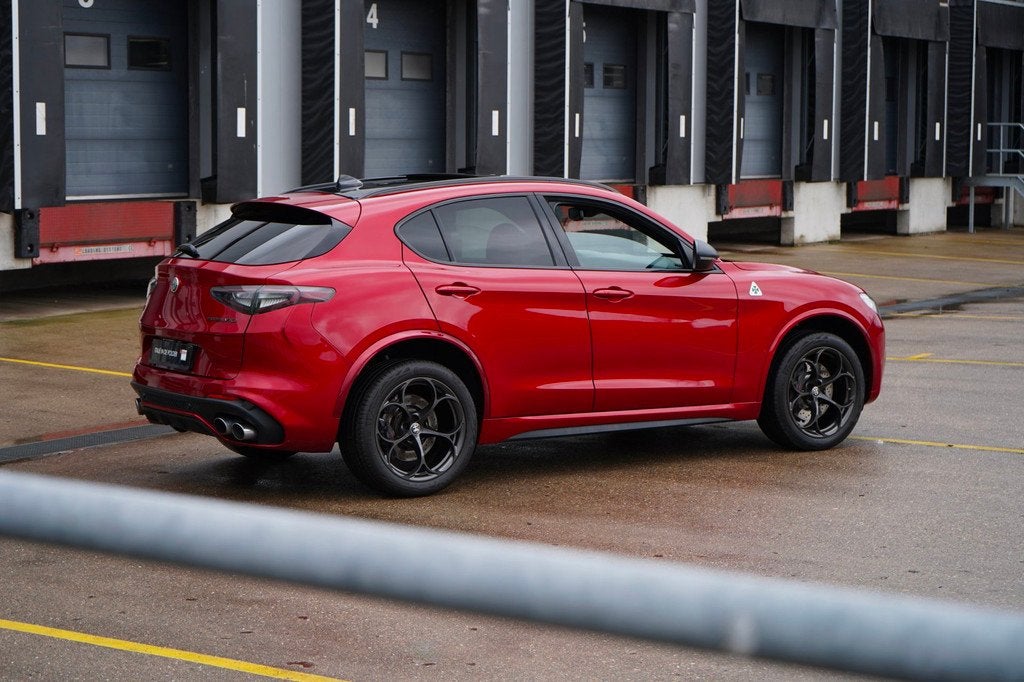 Alfa Romeo Stelvio 2.9 V6 AWD Quadrifoglio, Auto's, Alfa Romeo, Automaat, Parkeersensor, Gebruikt, 510 pk