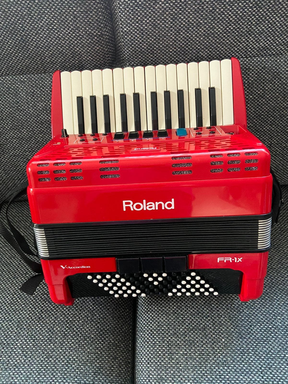 Roland Fr 1 X, Overige merken, Met riemen, 72-bas, Zo goed als nieuw