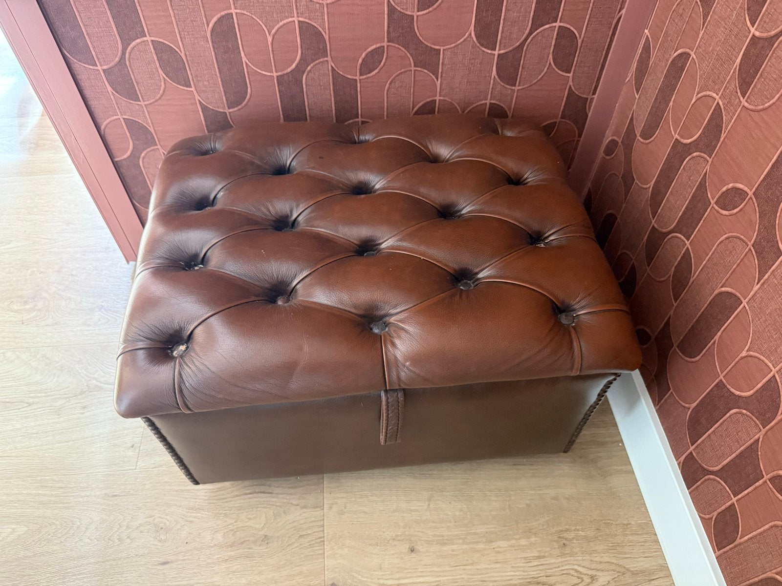 Chesterfield Voetenbank / hocker /Opbergbox - Bruin Leer, Gebruikt, Vierkant, Leer, Ophalen of Verzenden