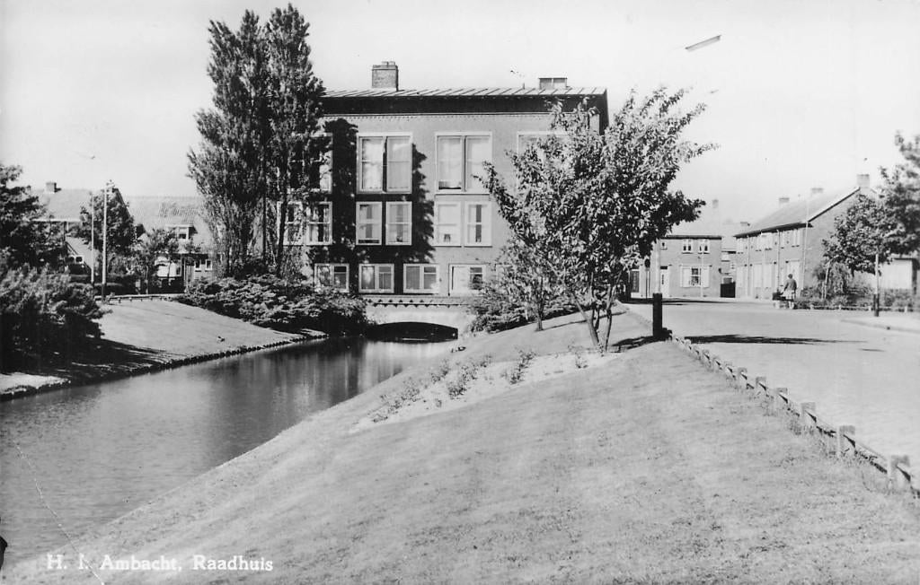 JO136 Hendrik Ido Ambacht Raadhuis 1972, Ophalen of Verzenden, 1960 tot 1980, Gelopen, Zuid-Holland