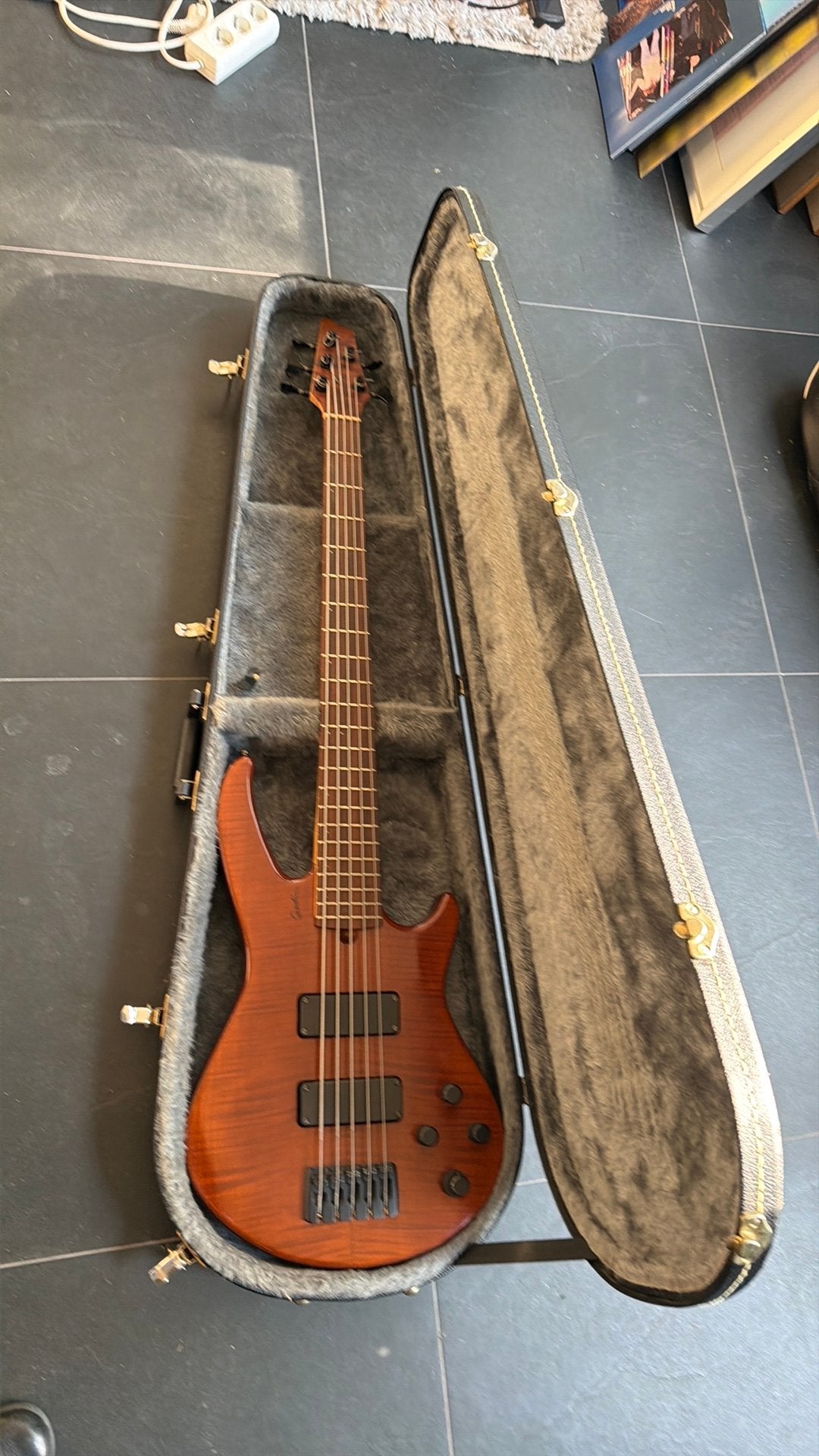 Godin B5 actieve vijfsnarige basgitaar, Ophalen of Verzenden, Gebruikt, Elektrisch, 5-snarig
