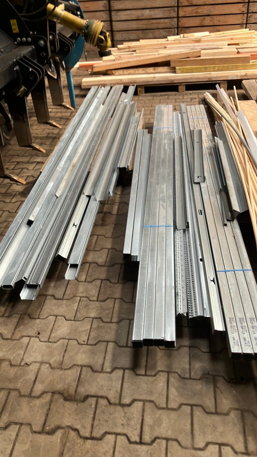 Metal stud profielen, Ophalen, 250 mm of meer