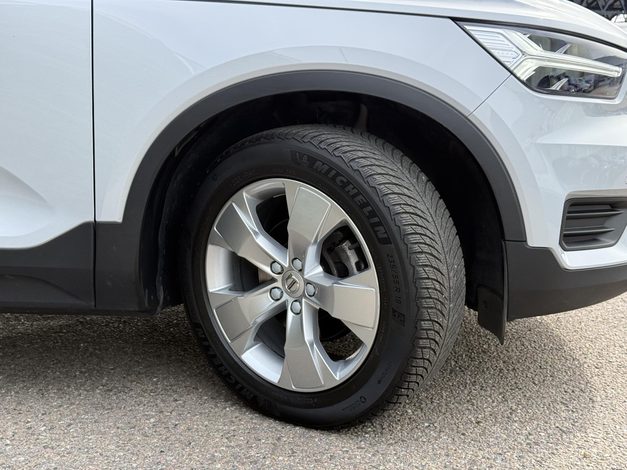 Volvo XC40 T3 Momentum Pro | Blis | Apple CarPlay | Bluetoot, 12 maanden, 1525 kg, Gebruikt, Euro 6