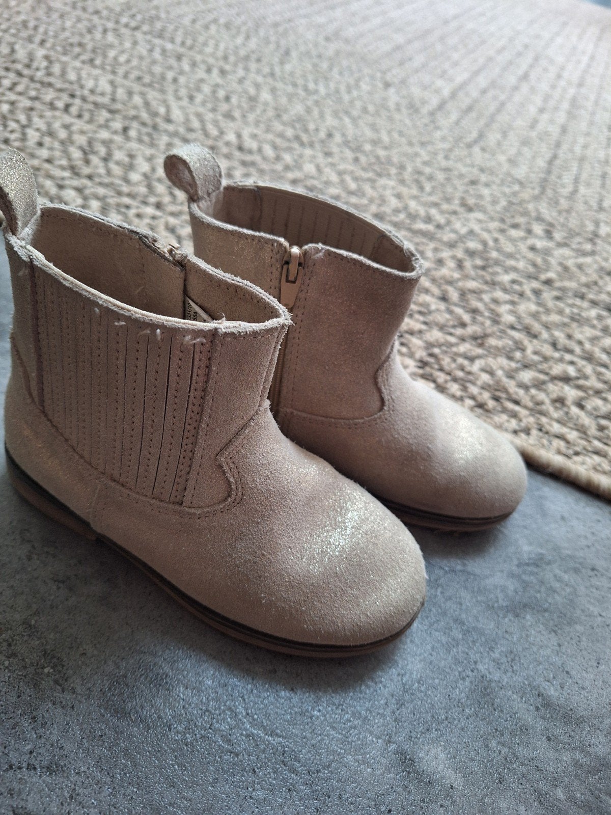 Mooie goudkleurige gitterlaarsjes van de Zara maat 26!, Meisje, Ophalen of Verzenden, Zara, Laarzen