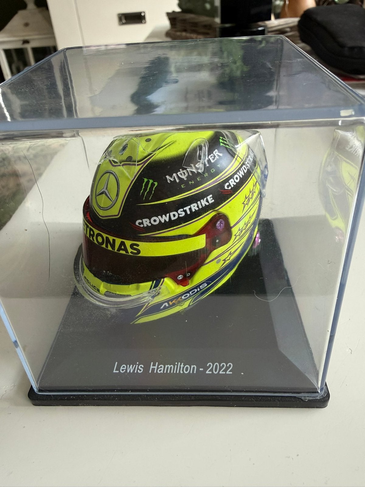 Lewis Hamilton helm 2022 Mercedes-AMG schaal 1:5 -NIEUW-, Verzamelen, Verzenden, Nieuw, Formule 1