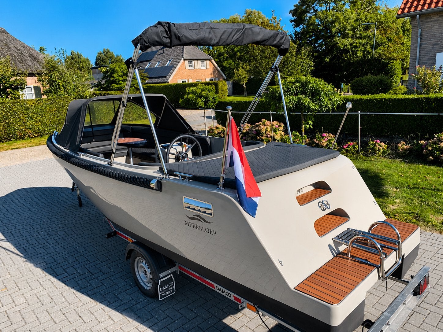 Meersloep 600 honda 20pk bwj 022 audio/teak/bimini/tafel