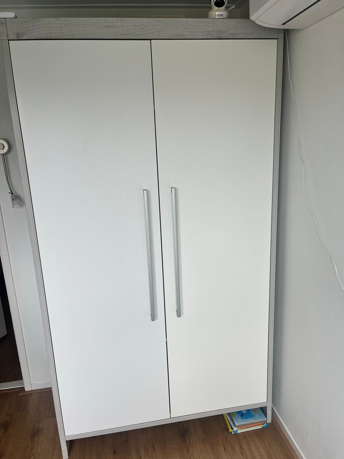 Complete set: Kast, commode en wandplank, Kinderen en Baby's, Ophalen, Gebruikt, Kast, 50 tot 70 cm