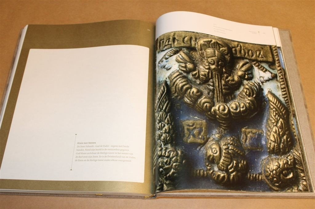 Heeswijkse Ikonen — Hemel en Aarde in Groot Formaat Kunstboe, Boeken, Ophalen of Verzenden, Zo goed als nieuw