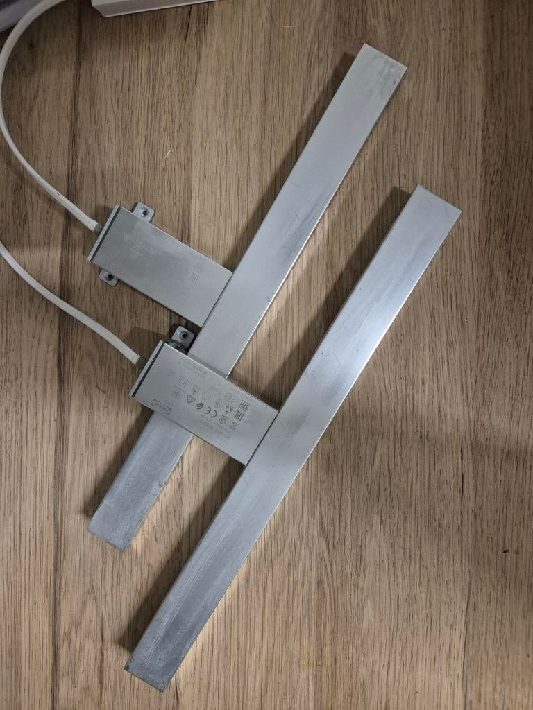 2x IKEA Vathult Badkamer Bovenkast/Spiegelverlichting, Huis en Inrichting, Lampen | Overige, Gebruikt, Ophalen of Verzenden