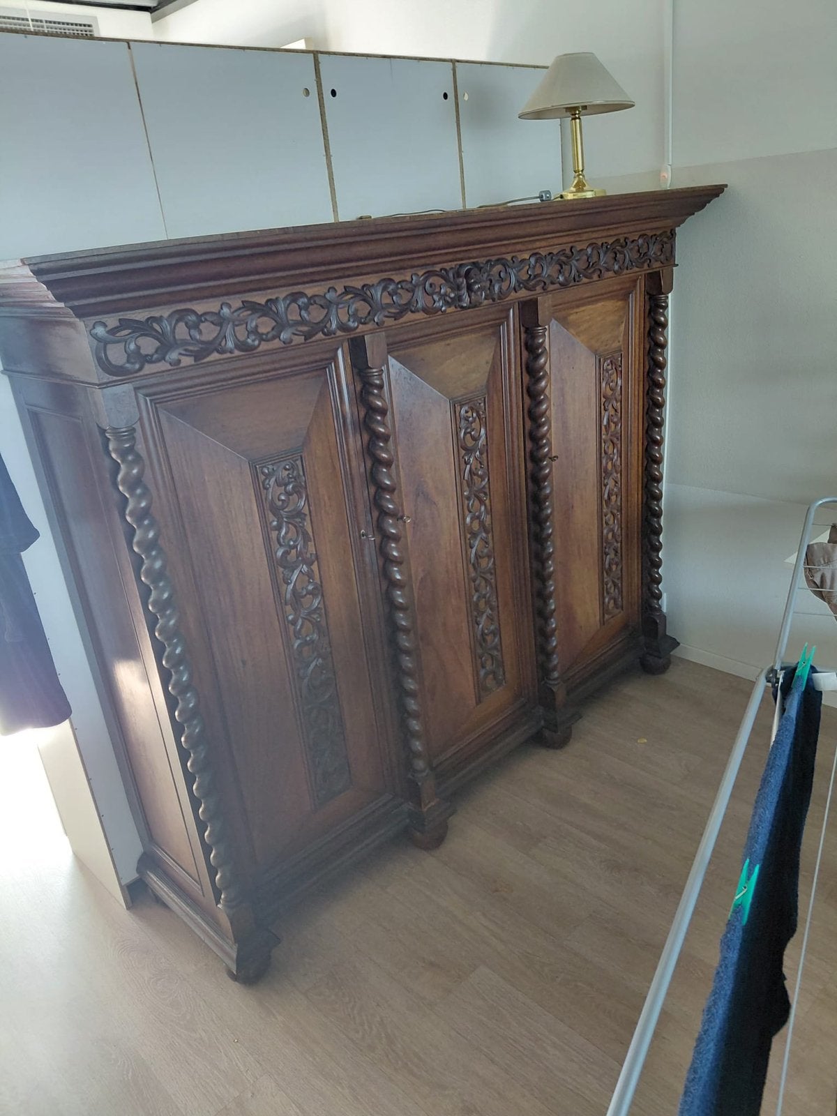 Tropisch houten (djati) antieke kast, Ophalen
