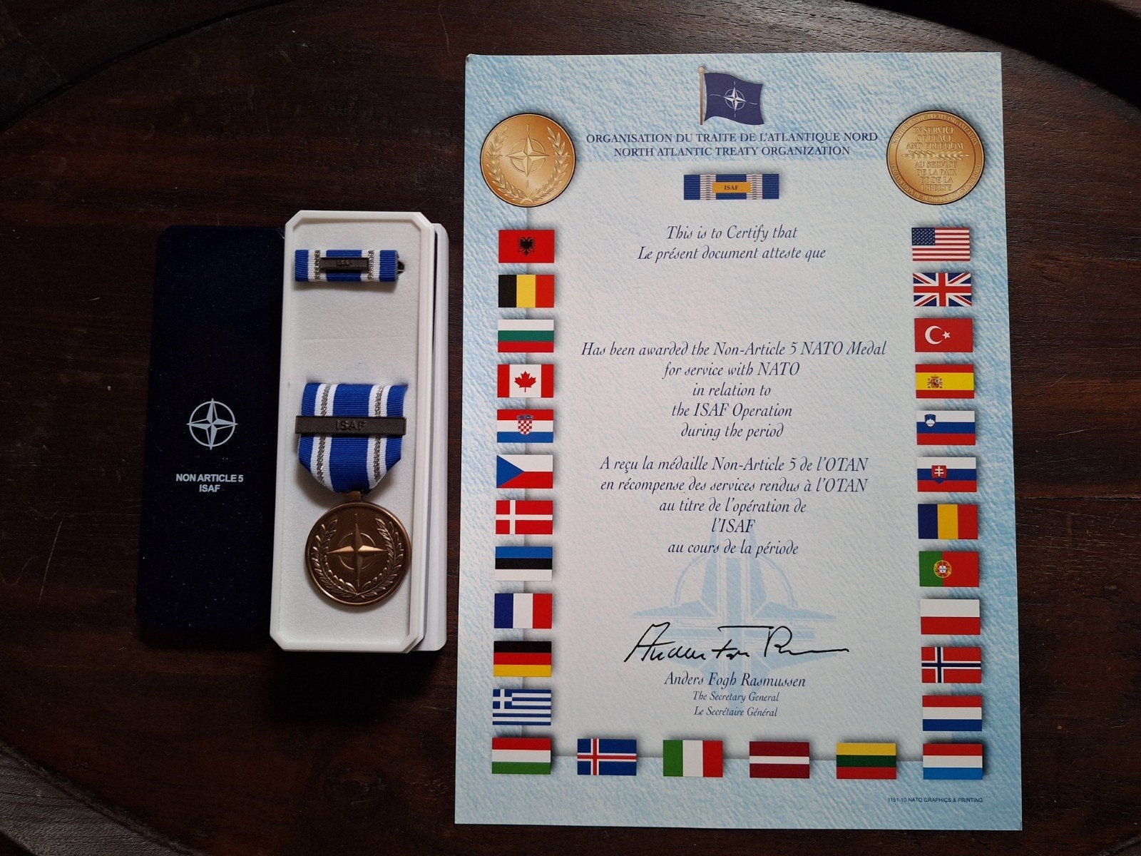 ISAF medaille met certificaat, Verzamelen, Ophalen of Verzenden, Landmacht, Nederland, Lintje, Medaille of Wings