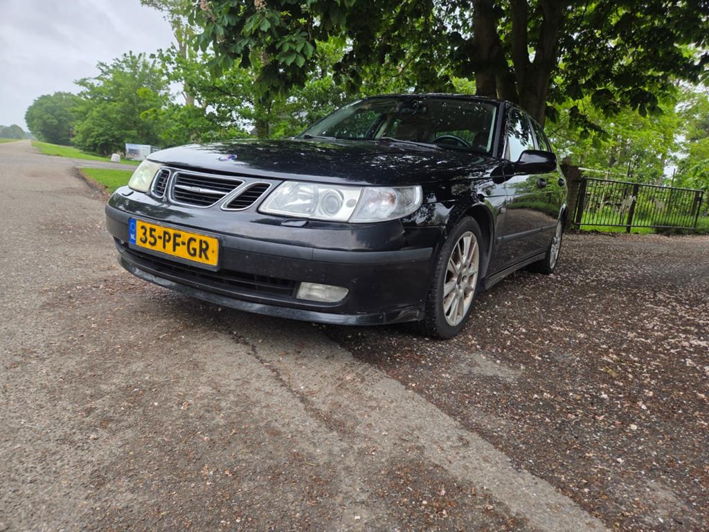 Saab 9-5 2.3 Turbo Sedan AUT 2004 Zwart, 1800 kg, Beige, 4 cilinders, Zwart