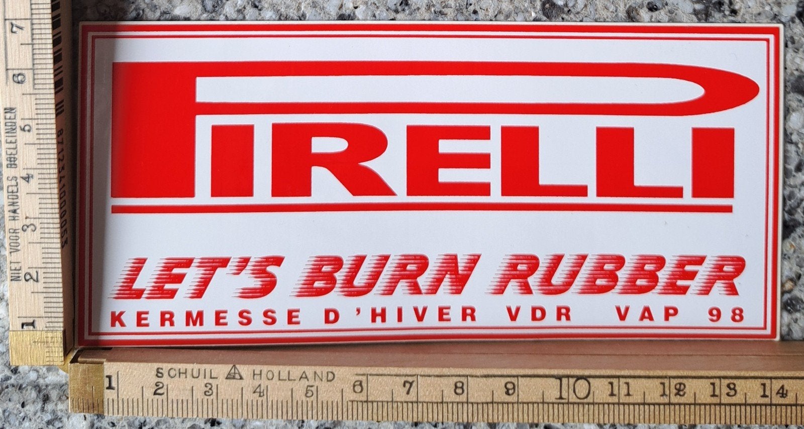 Vintage kermis sticker Pirelli,let's burn rubber autosticker, Ophalen of Verzenden, Zo goed als nieuw