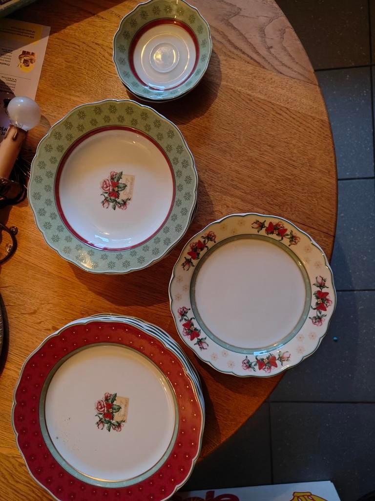 14-delig Kerstservies Borden - Feestelijk Design, Huis en Inrichting, Ophalen