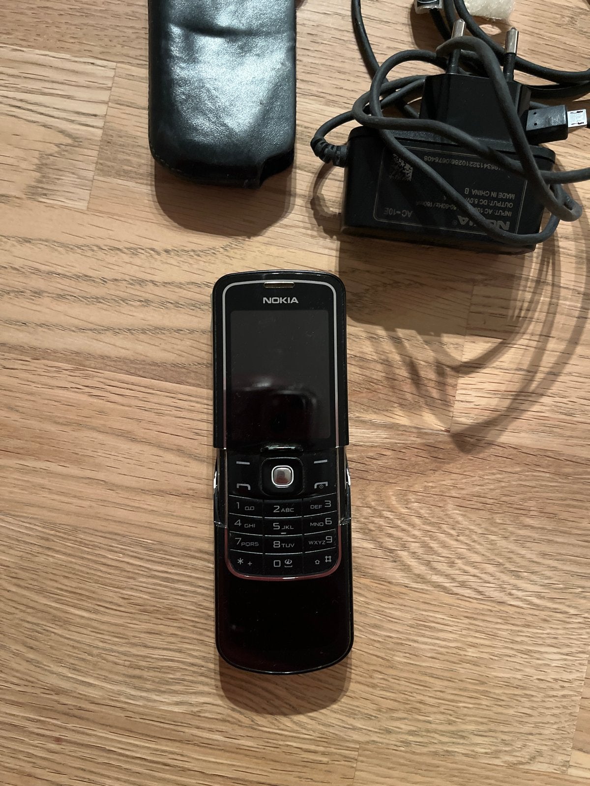 Nokia 8600 Luna - Klassieke Schuiftelefoon, Gebruikt, Schuifmodel, Zwart, Fysiek toetsenbord