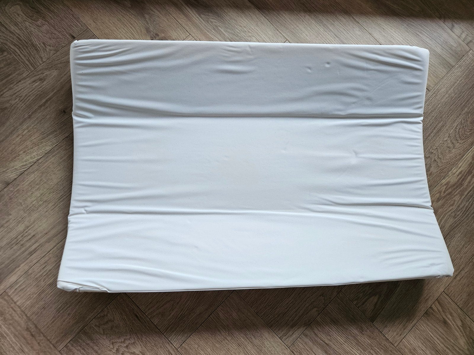 Aankleedkussen met 4 hoezen, Kinderen en Baby's, Badjes en Verzorging, Aankleedkussen, Zo goed als nieuw, Standaard, Ophalen