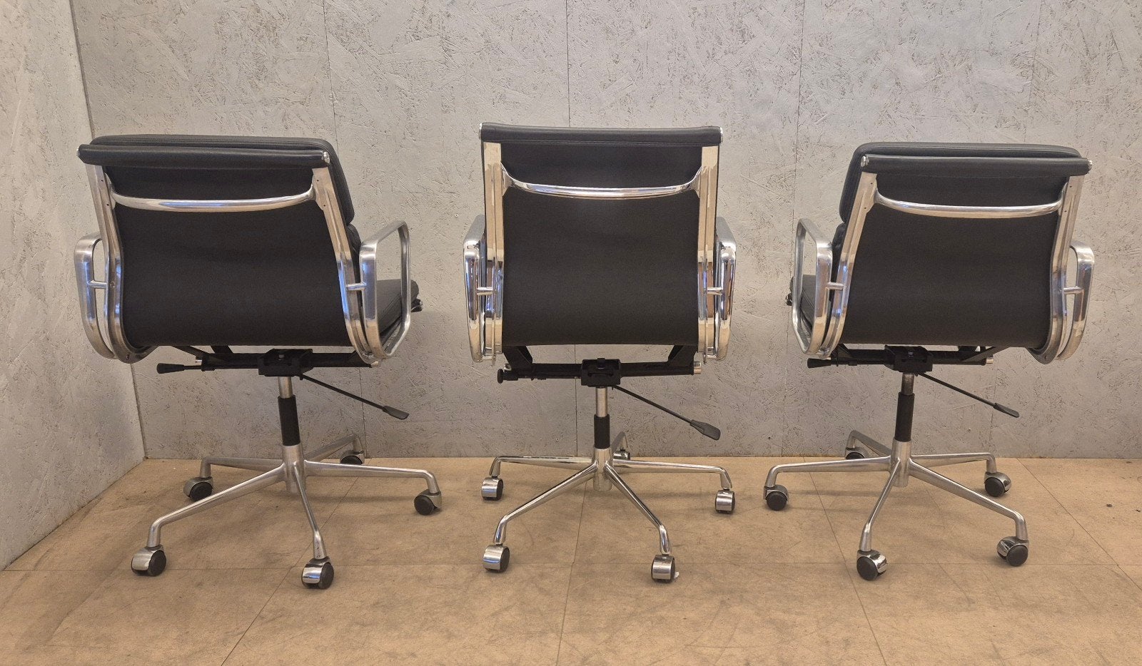 3 design bureaustoelen eames-stijl verrijdbaar, Ophalen, Gebruikt, Zwart, N.v.t