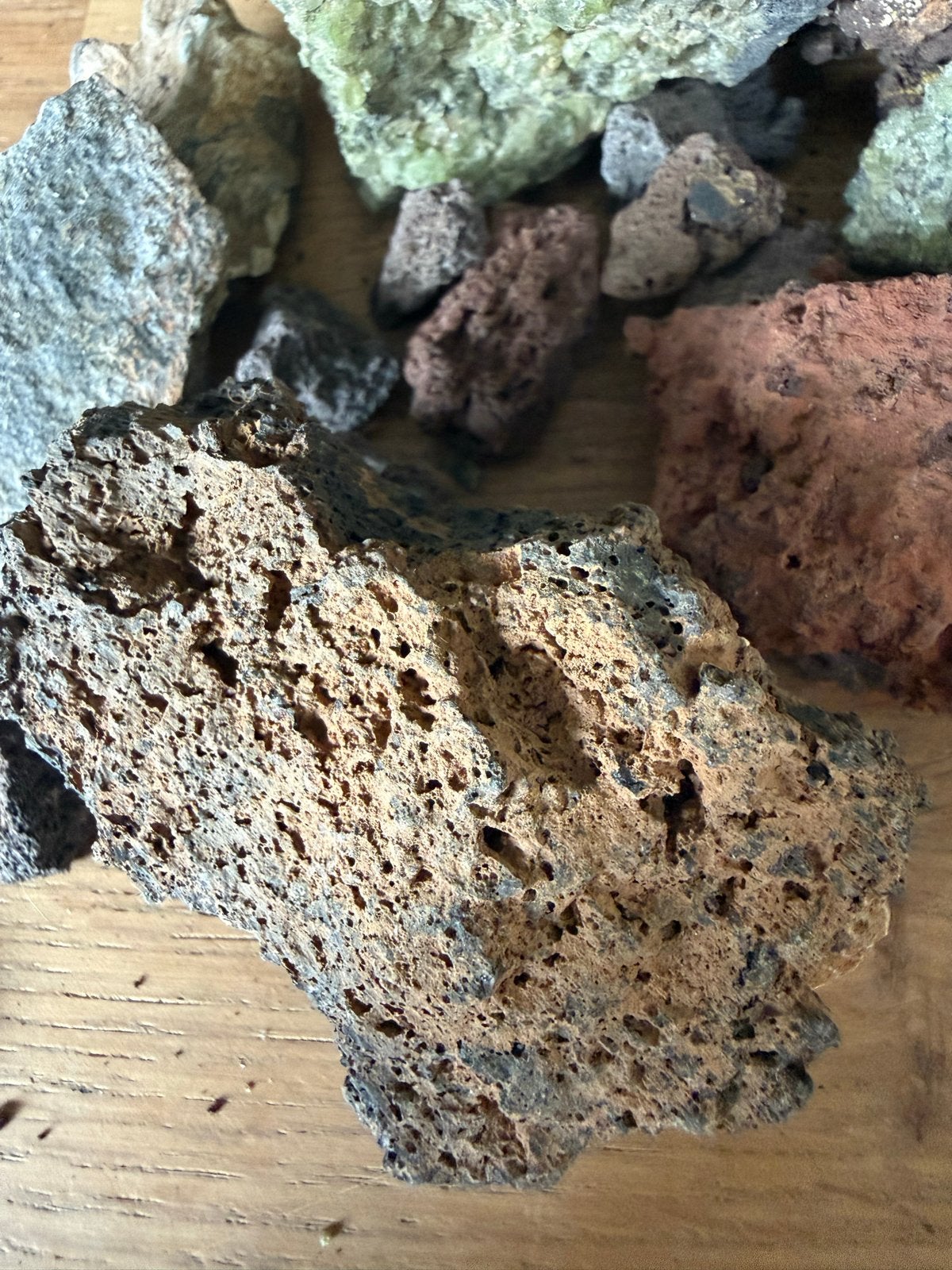 Diverse vulkanische stenen en mineralen, Verzamelen, Mineralen en Fossielen, Ophalen of Verzenden, Mineraal