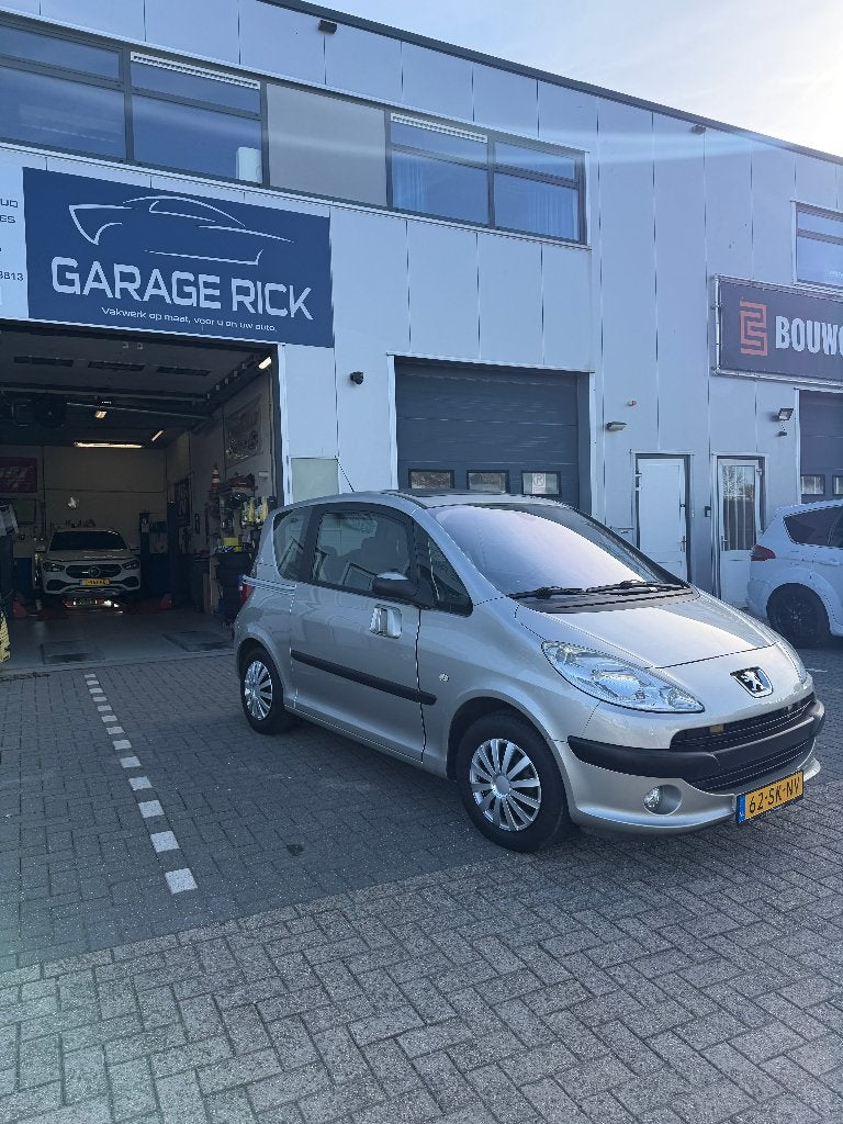 Peugeot 1007 1.4 2-TRONIC **NWE APK**AIRCO**AUTOMAAT, Auto's, Peugeot, Stof, 1360 cc, 4 cilinders, 4 stoelen