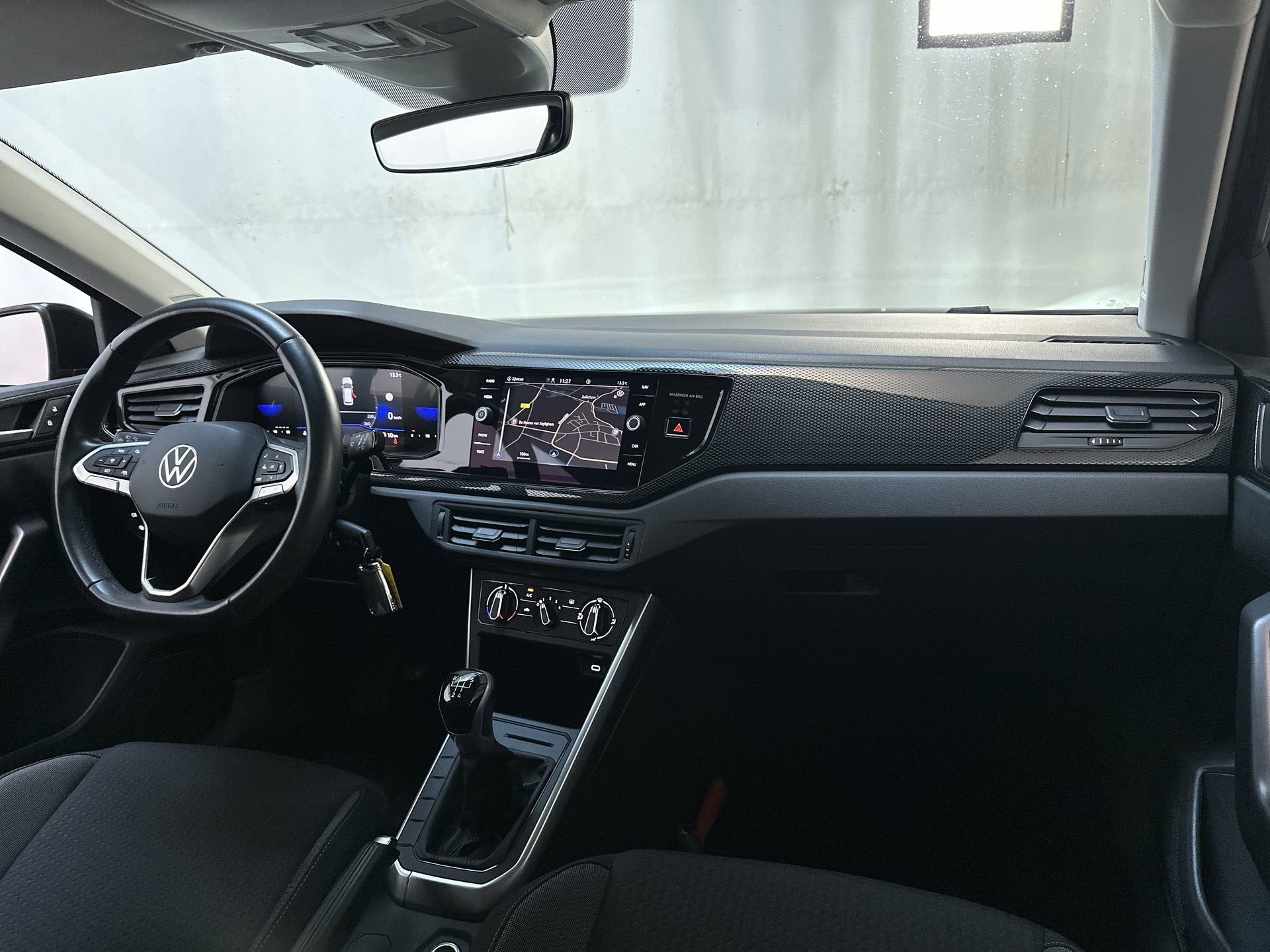 Volkswagen Polo 1.0 TSI Life Adaptive Cruise Navigatie App-C, Auto's, Voorwielaandrijving, Dealer onderhouden, Stof, Met garantie (alle)