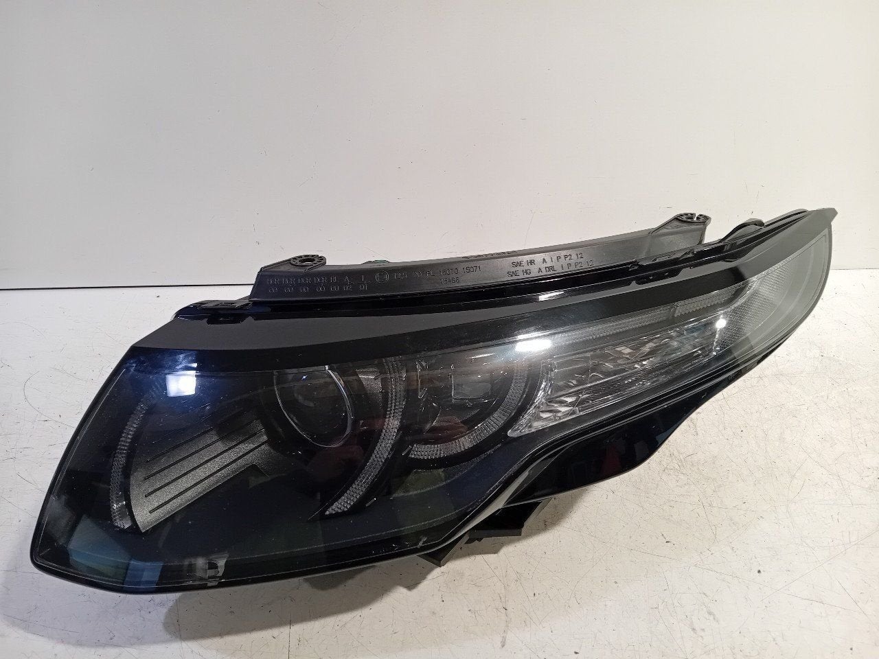 Koplamp links Land Rover Evoque, Onderdelen@venauto.nl, Van der Ven Autorecycling B.V., Ettenseweg 76, 4706 PB Roosendaal, The Netherlands
