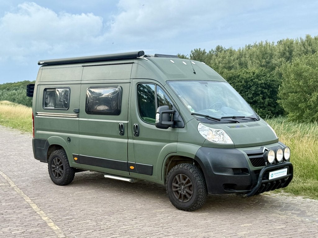 Dethleffs Globecar 540 Zonnepanelen, Uniek, Luifel, Buscamper of Camperbus, Ringverwarming, Tot en met 2
