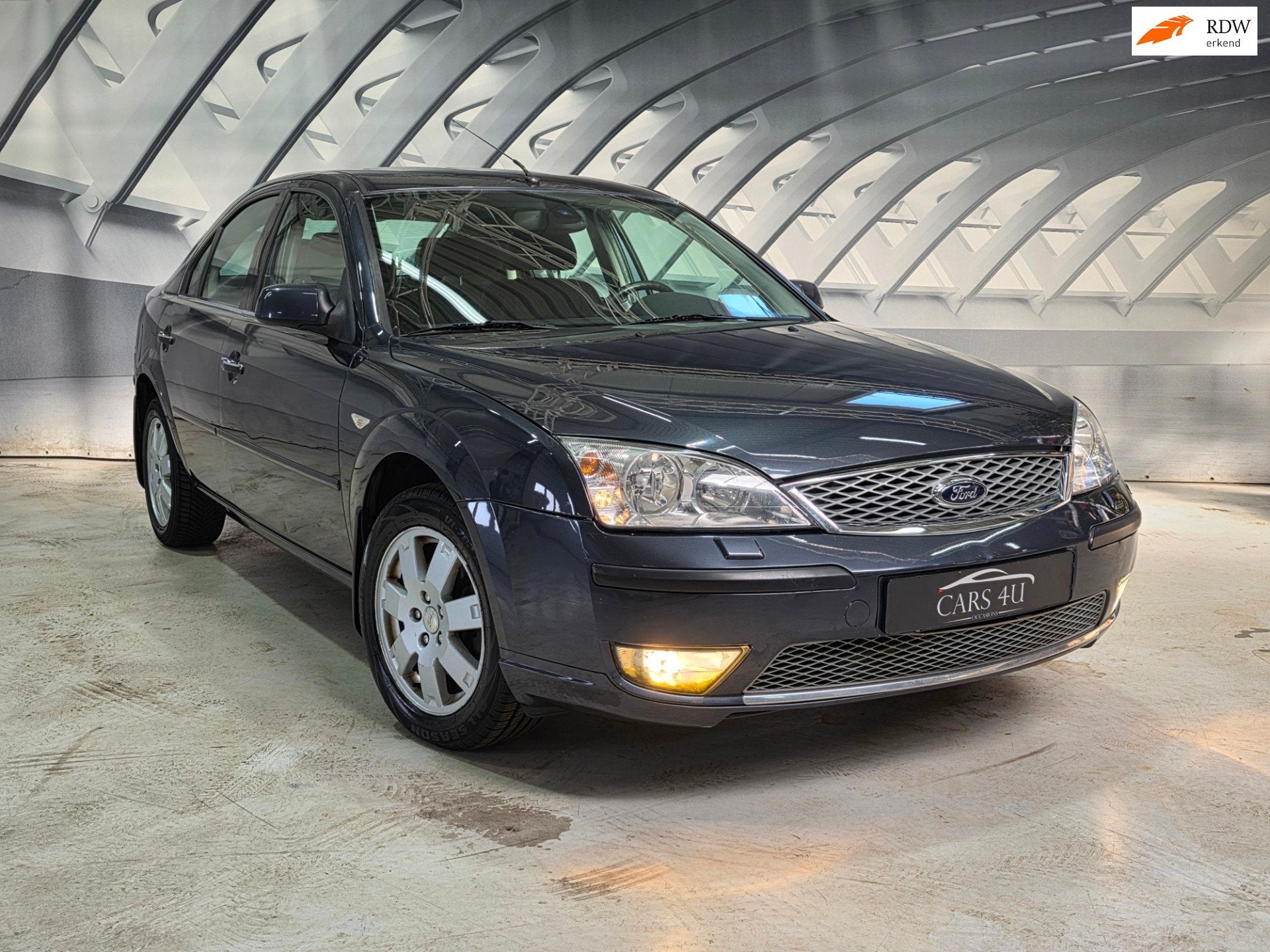 Ford Mondeo 1.8-16V Platinum, Auto's, Ford, 125 pk, Gebruikt, 4 cilinders, Mondeo
