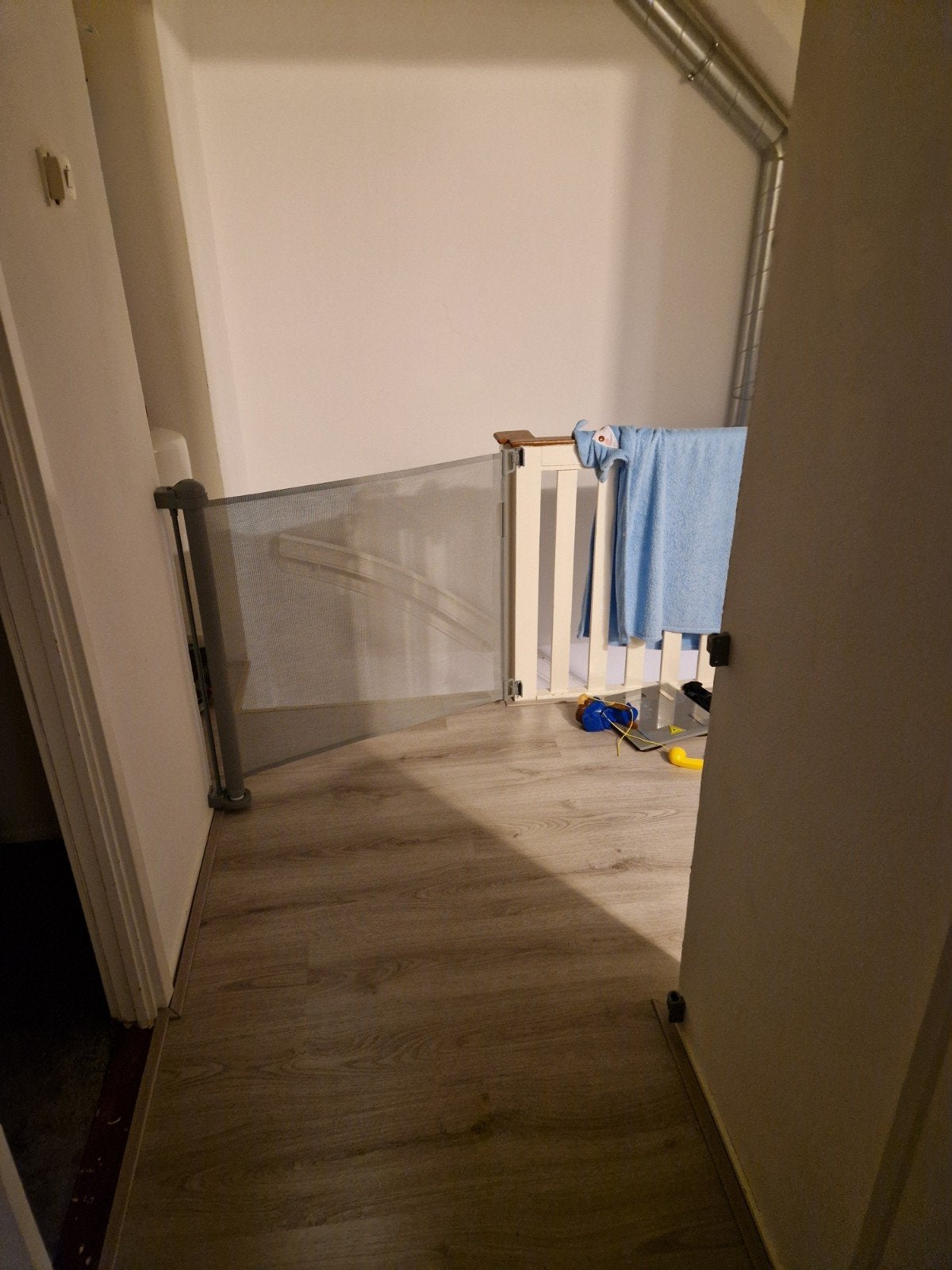 Twee oprolbare traphekjes 90x150 met kinderslot, Ophalen of Verzenden, Gebruikt, 115 cm of meer