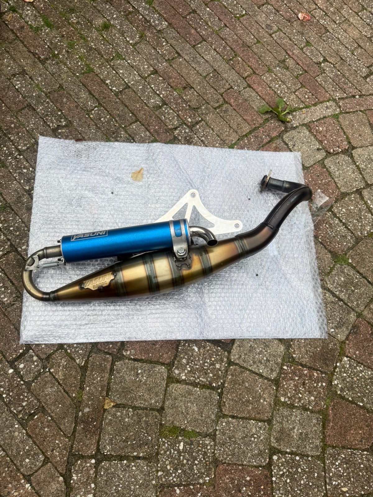 Yasuni R uitlaat/ nog geen 100km!!, Fietsen en Brommers, Ophalen of Verzenden, Zo goed als nieuw