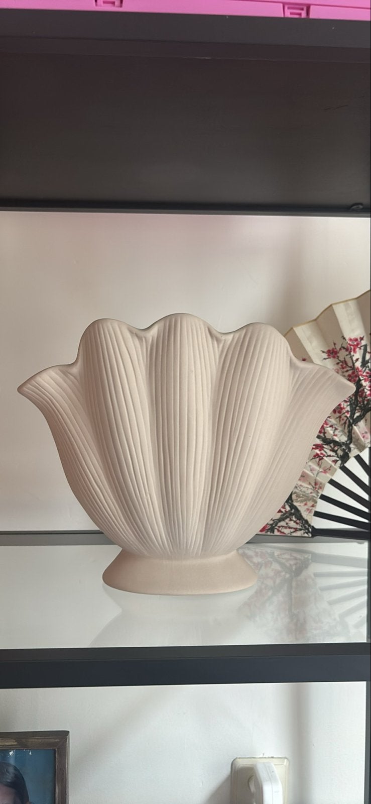 H&M Home Schelp Vaas - Crèmekleurig, Huis en Inrichting, Woonaccessoires | Vazen, Ophalen, Overige kleuren, Aardewerk of Porselein