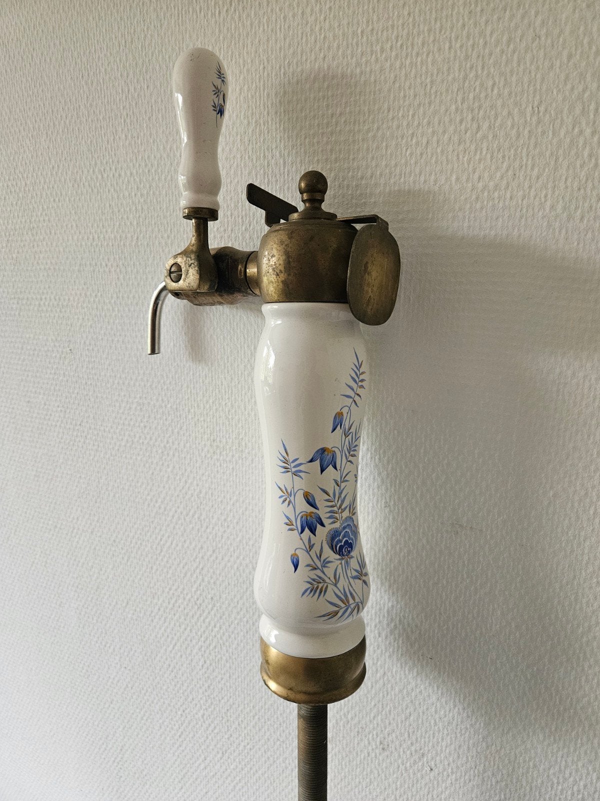 Porseleinen biertap in nieuwstaat!, Ophalen of Verzenden, Zo goed als nieuw, Reclamebord